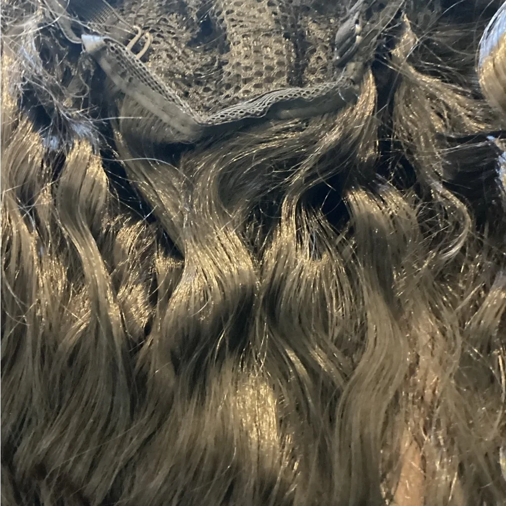 Luxurious Black Synthetic Wavy Hair Wig ~ 20 inch) NWOT (SW-20 $38)